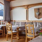 Hartungs Hoteldorf Hotel 3*