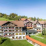 Hotel Hartungs Hoteldorf 3*