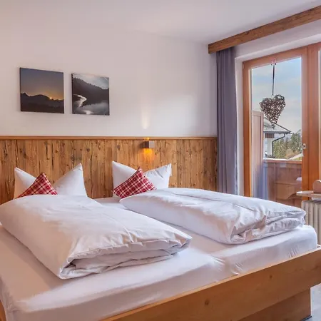 Hartungs Hoteldorf Otel
