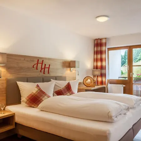Hartungs Hoteldorf Szálloda 3*