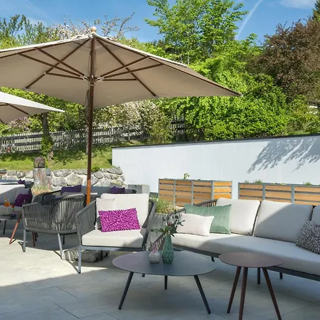 Hartungs Hoteldorf Szálloda 3*