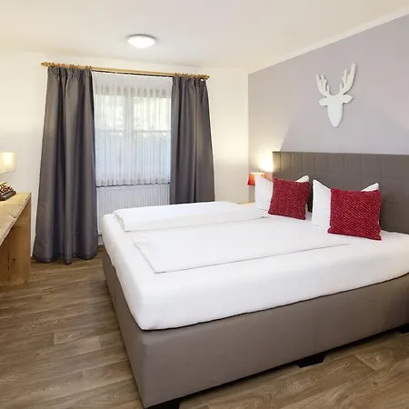 Ξενοδοχείο Hartungs Hoteldorf 3*