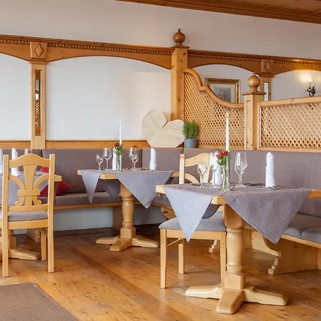 Otel Hartungs Hoteldorf 3*