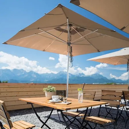 Hartungs Hoteldorf Otel