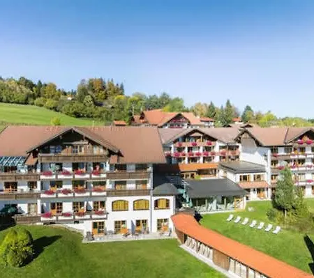 Hotel Hartungs Hoteldorf 3*