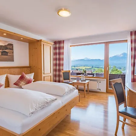 Hartungs Hoteldorf Otel 3*