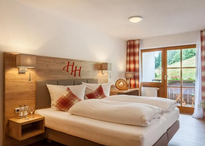 Hartungs Hoteldorf Готель 3*
